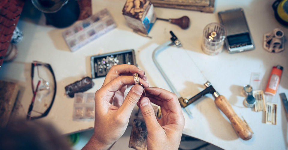 Bijoutier à Toulon pour de la réparation de bijoux en argent