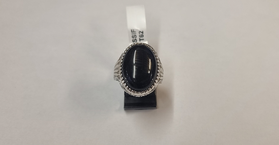 Vente de bague en argent artisanale par votre bijoutier à Toulon