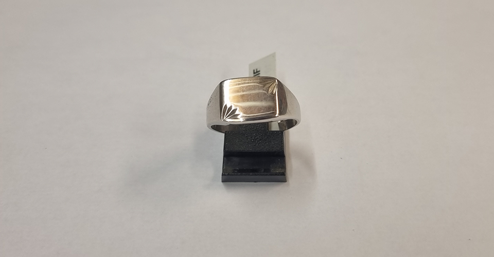 Vente de bague en argent massif par votre bijoutier à Toulon