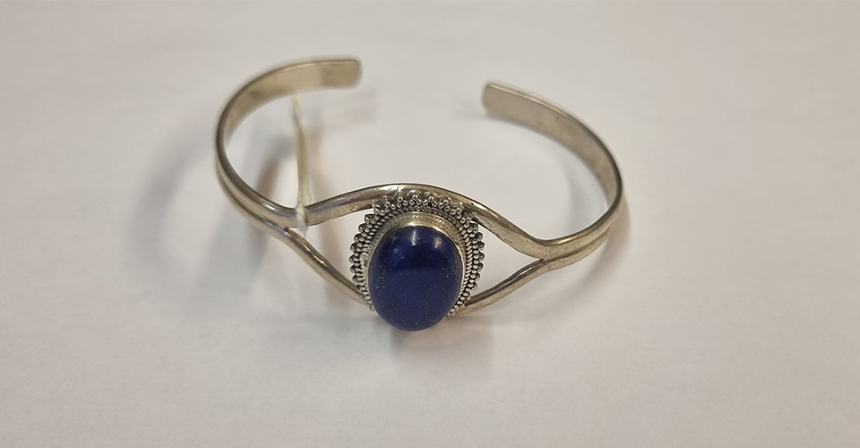 Vente de bracelet en argent avec des pierres par votre bijoutier à Toulon