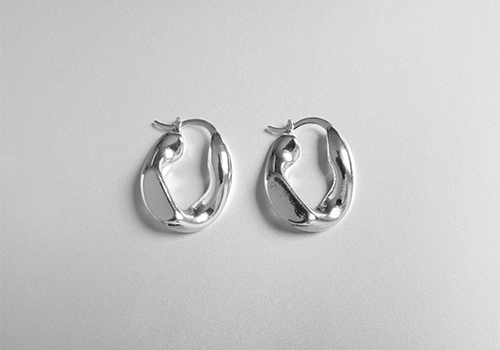 Vente de boucles d'oreilles et bracelets, bijoutier à Toulon