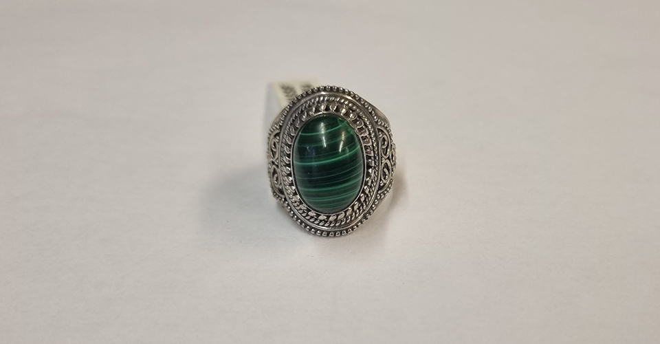 Vente de bague en argent par votre bijoutier à Toulon