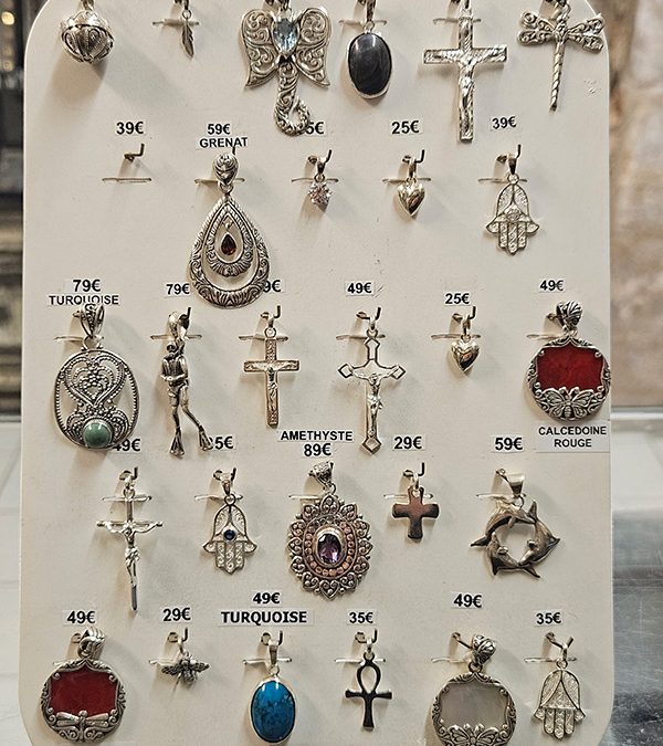 Nouvelle collection de pendentifs – Génial L’univers de l’argent, Toulon