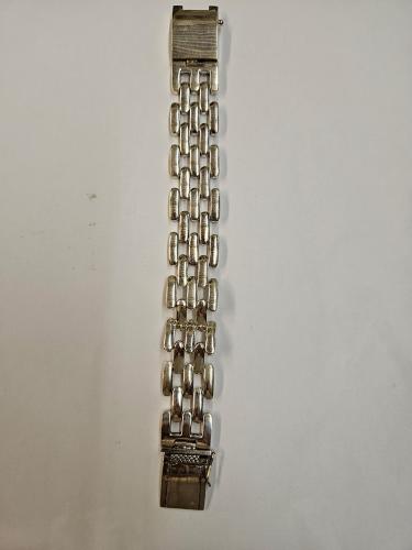 Bracelets en argent fait main et artisanaux dans votre bijouterie à Ollioules