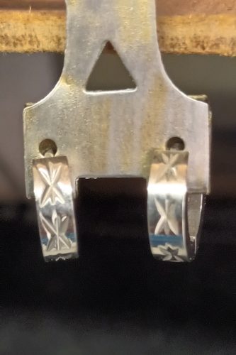 Boucle-doreille-4mm-en-acier-dans-votre-bijouterie-a-Toulon