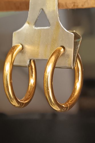 Boucle-doreille-HOLY-14-en-acier-PVD-dans-votre-bijouterie-a-Toulon