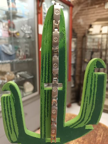 Bracelet en acier dans votre bijouterie à Toulon
