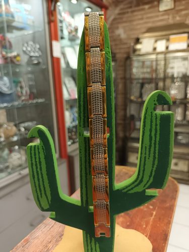 Bracelet en acier ondulé dans votre bijouterie à Toulon