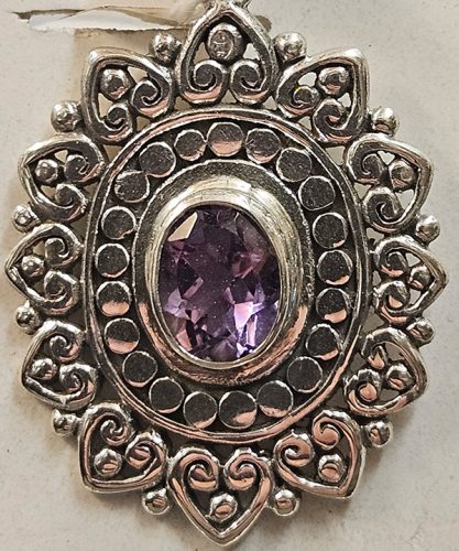 Pendentif-acier-amethyste-dans-votre-bijouterie-a-Toulon