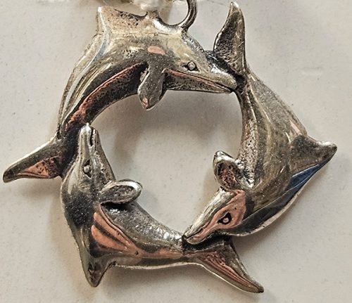 Pendentif-dauphins-bijouterie-a-Toulon