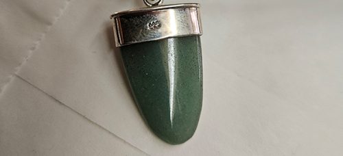 Pendentifs-en-pierre-de-jade-bijouterie-Toulon