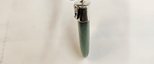 Pendentifs-en-pierre-de-jade-bijouterie-a-Toulon