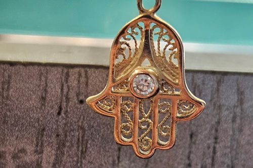 Pendentifs-main-de-Fatima-bijouterie-a-Toulon