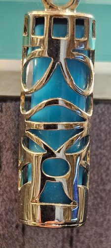Pendentifs-totem-bleu-doree-bijouterie-a-Toulon