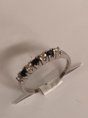 bague-en-argent-925-milliemes-moderne-et-sobre